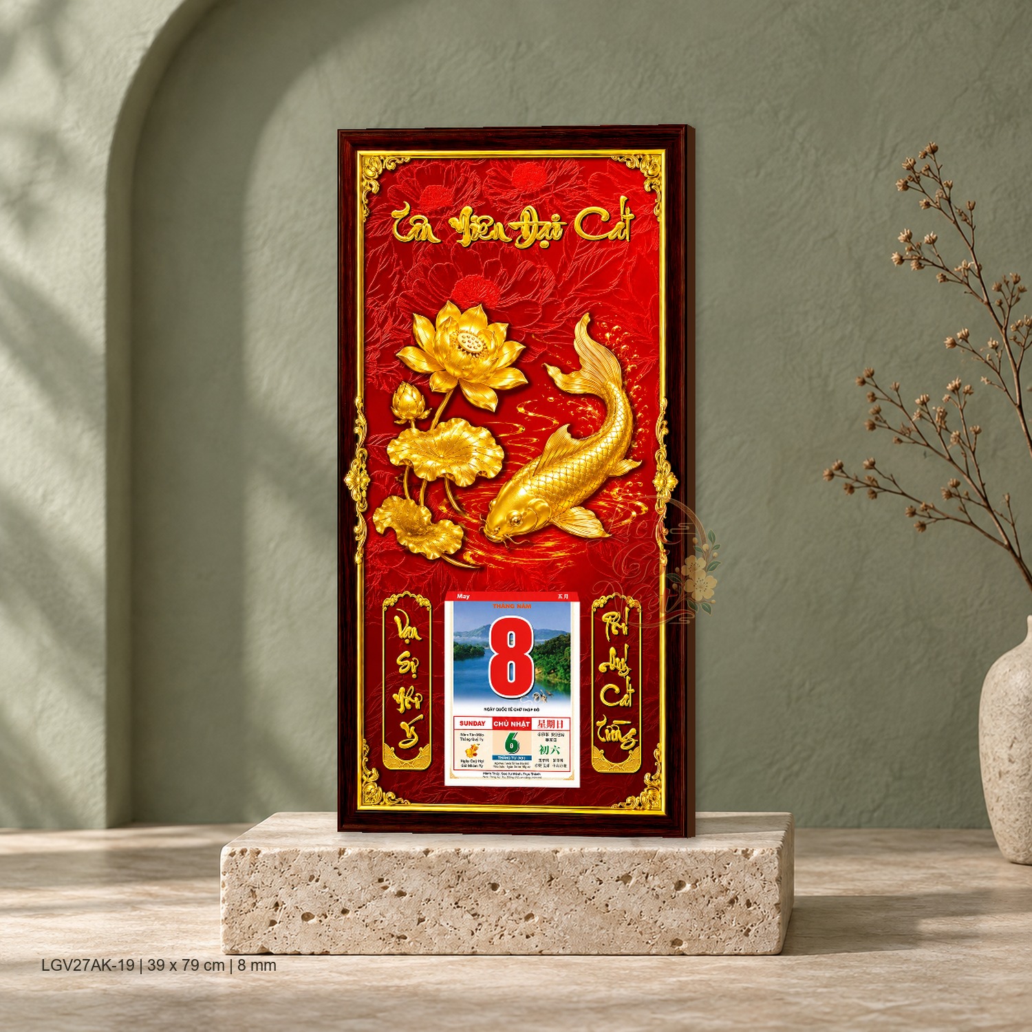 Lịch gỗ treo tường Liên Hoa Ngư Nền Đỏ 39×79 cm – LGV27AK-19